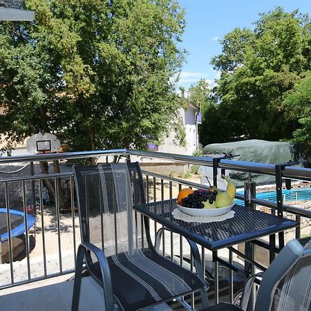 Apartments Maric-Hlapa Солине Экстерьер фото