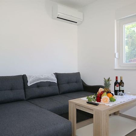 Apartments Maric-Hlapa Солине Экстерьер фото
