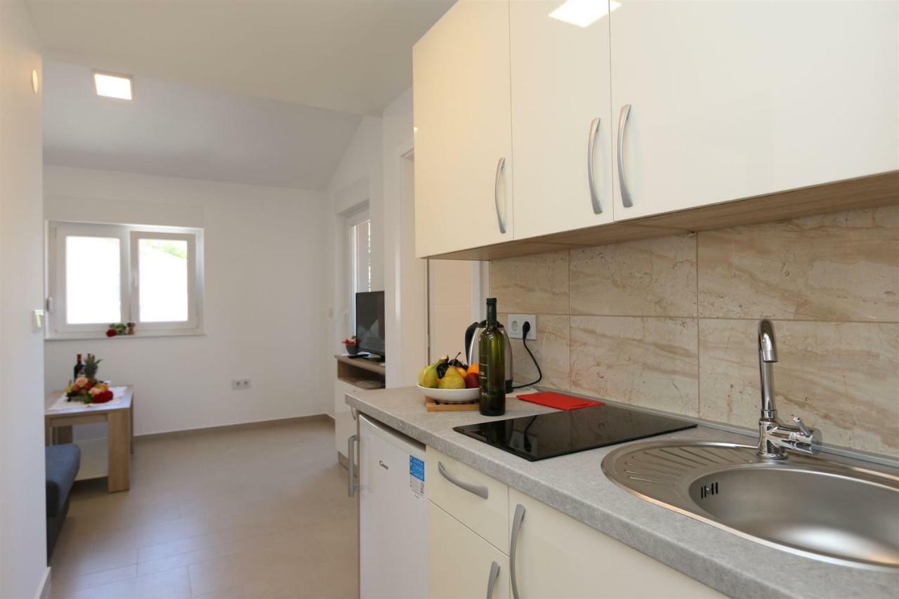 Apartments Maric-Hlapa Солине Экстерьер фото