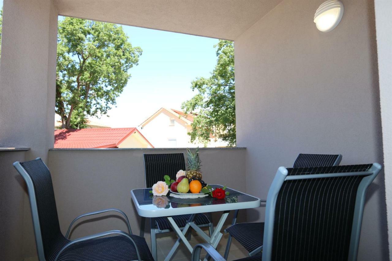 Apartments Maric-Hlapa Солине Экстерьер фото