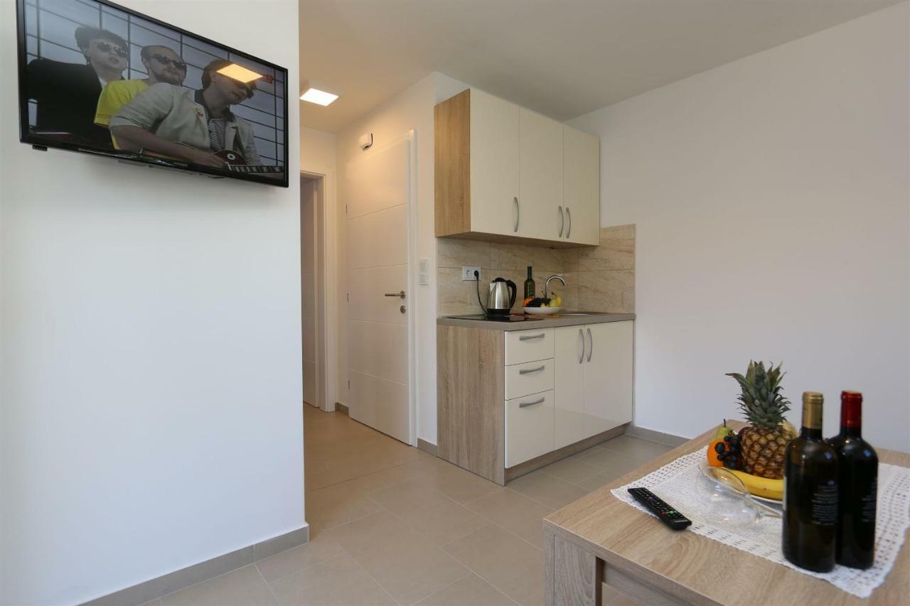 Apartments Maric-Hlapa Солине Экстерьер фото