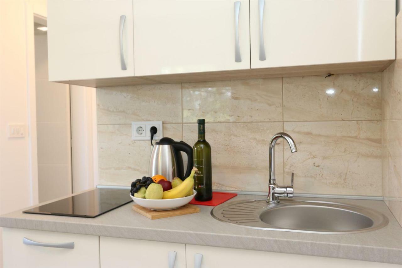Apartments Maric-Hlapa Солине Экстерьер фото