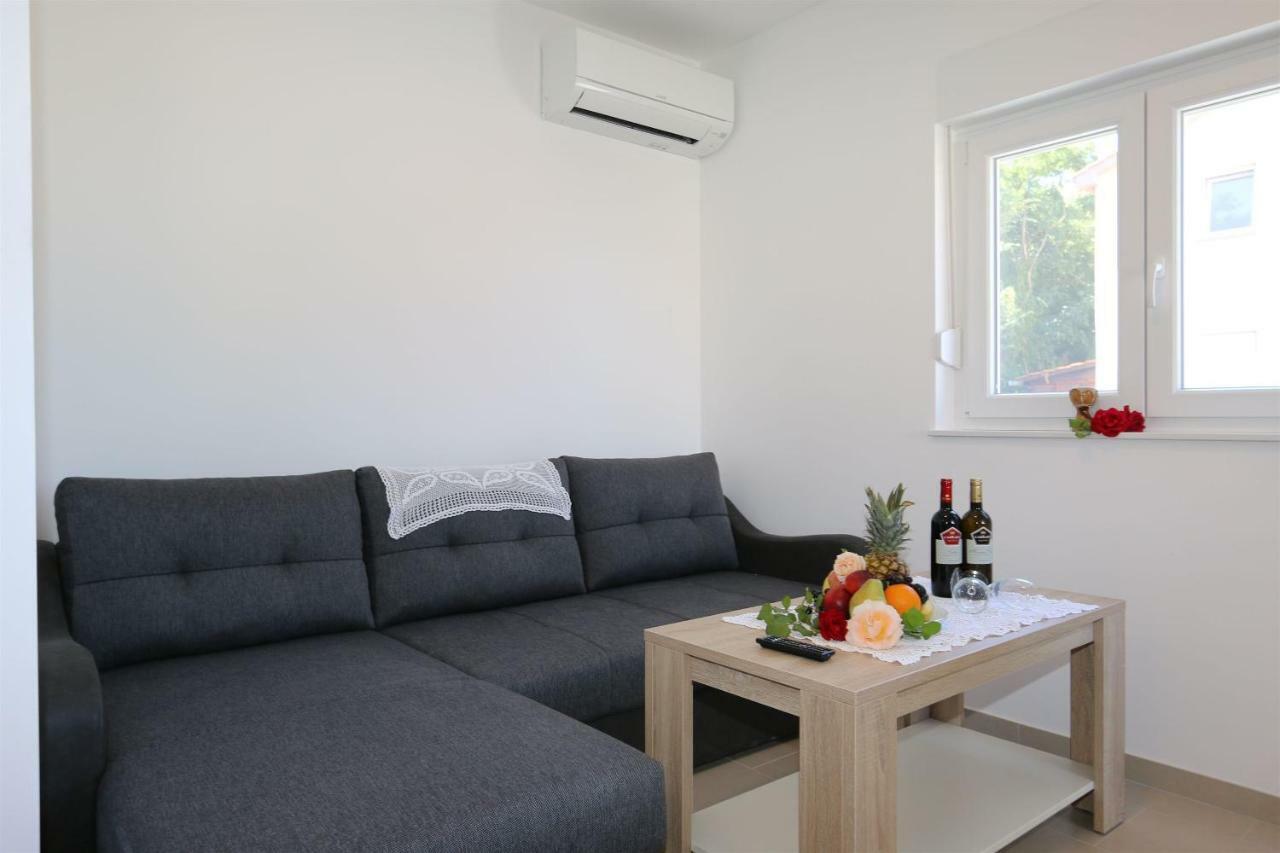 Apartments Maric-Hlapa Солине Экстерьер фото