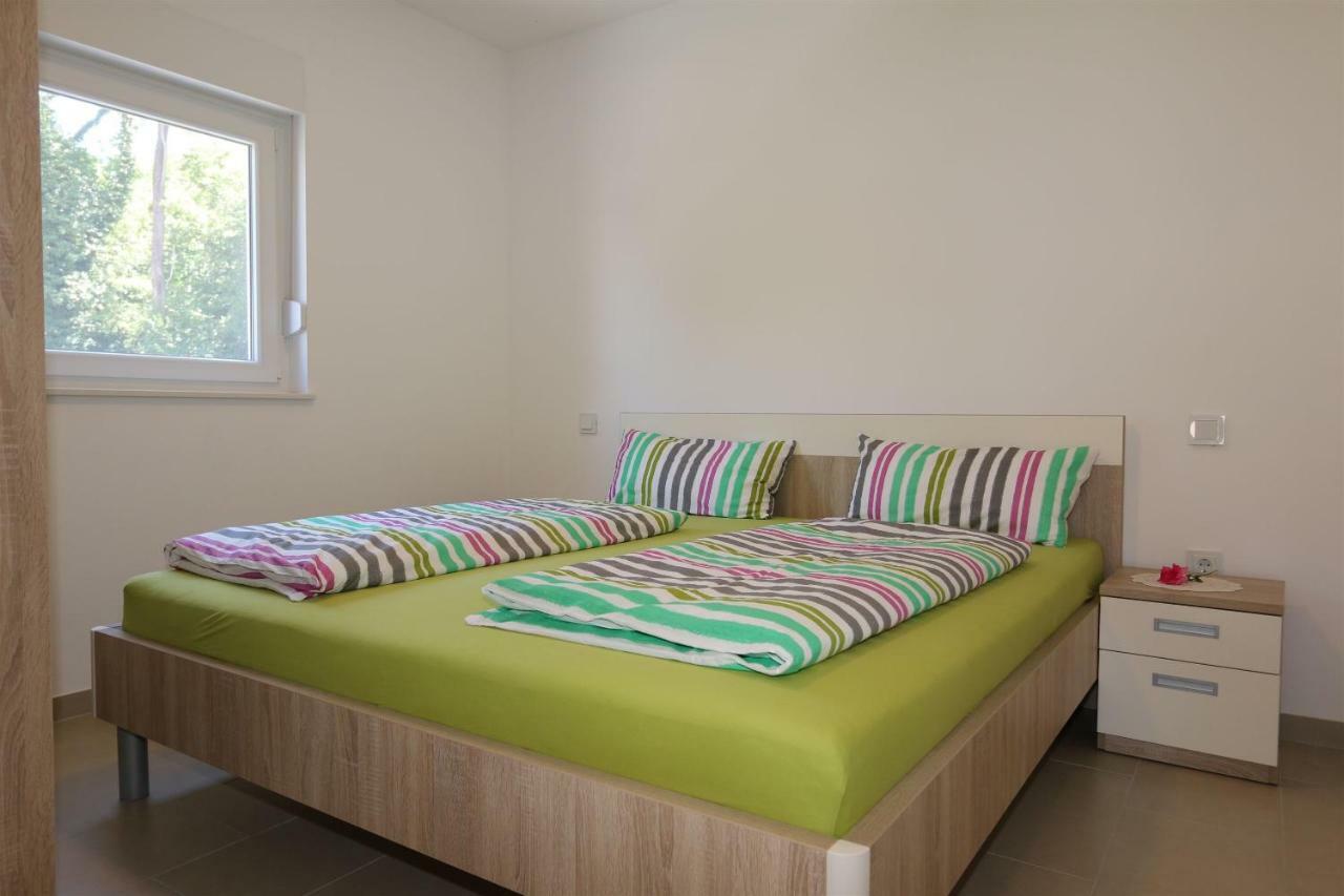 Apartments Maric-Hlapa Солине Экстерьер фото